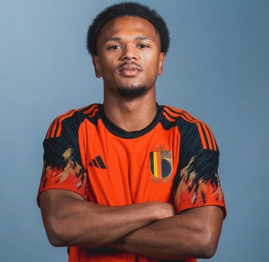 Lois Openda Parents And Girlfriend VergeWiki